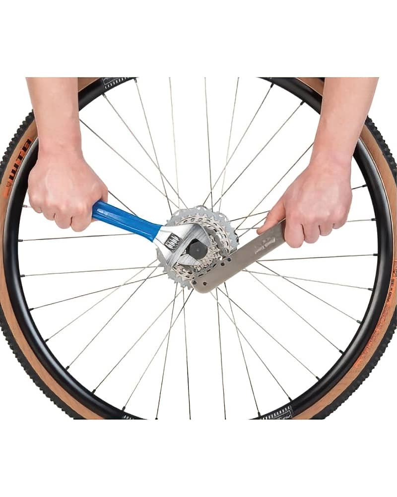 Park Tool Chain Whip with 15mm Pedal Wrench Tool (HCW-16.3) 4 Park Tool Chain Whip with 15mm Pedal Wrench Tool HCW 16.3 4